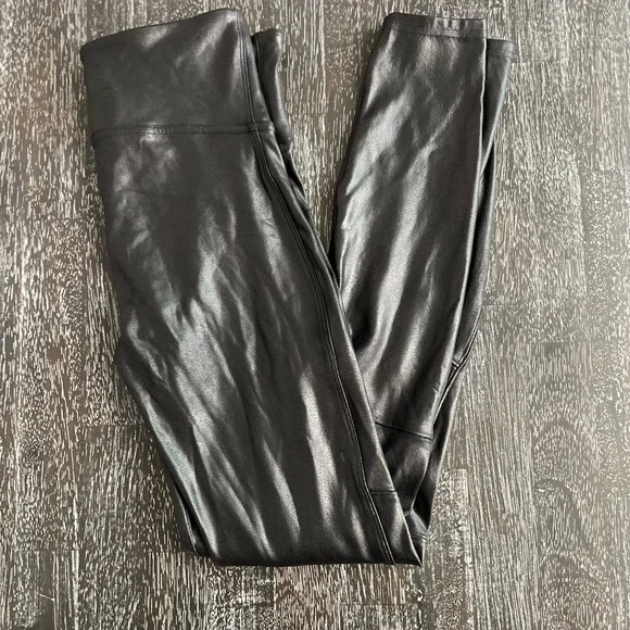 Spanx Faux Leather Hip Zip Leggings in Black - Picture 5 of 5